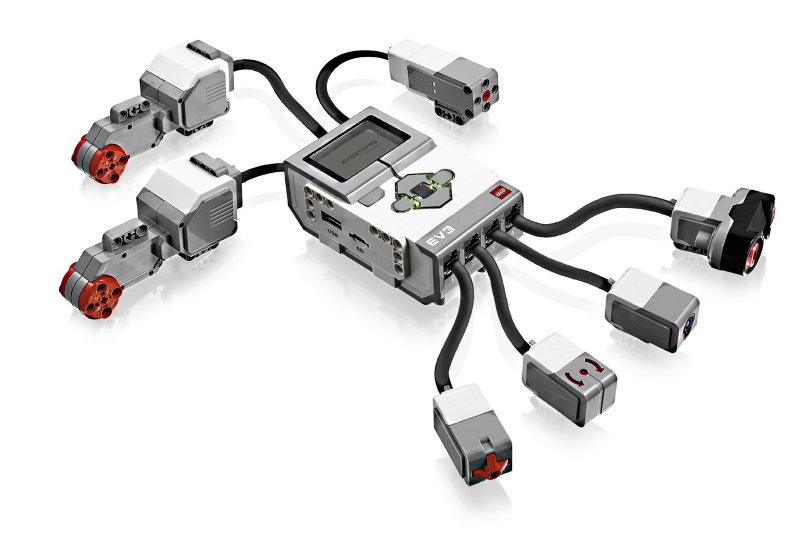 La brique EV3 avec ses moteurs et ses capteurs