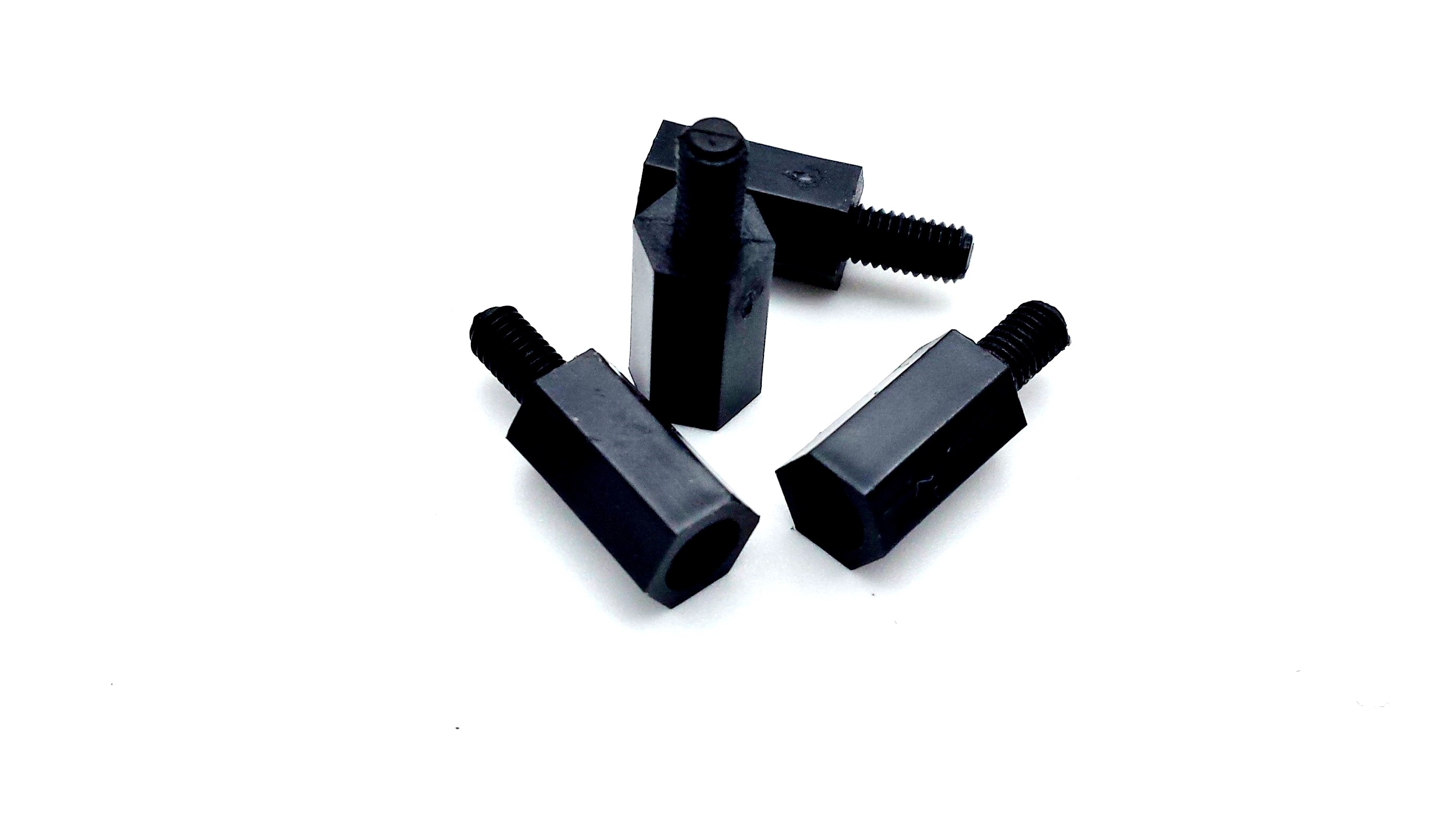 Entretoise métallique L.50mm filetée M6 - Minimum de commande : 5 pcs